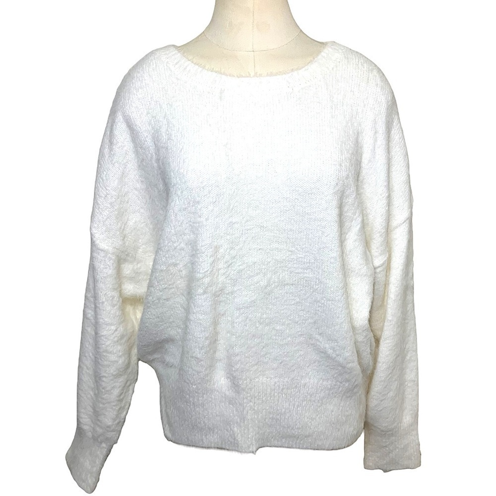 WHITE Fuzzy Knit Sweater Soft Cozy Stretchy Relax Fit Cabin core Crew Neck L/XL